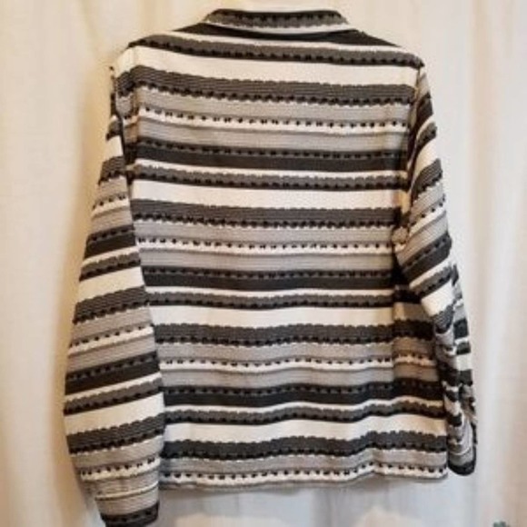 Black and white‎ striped jacket plus - Picture 2 of 5